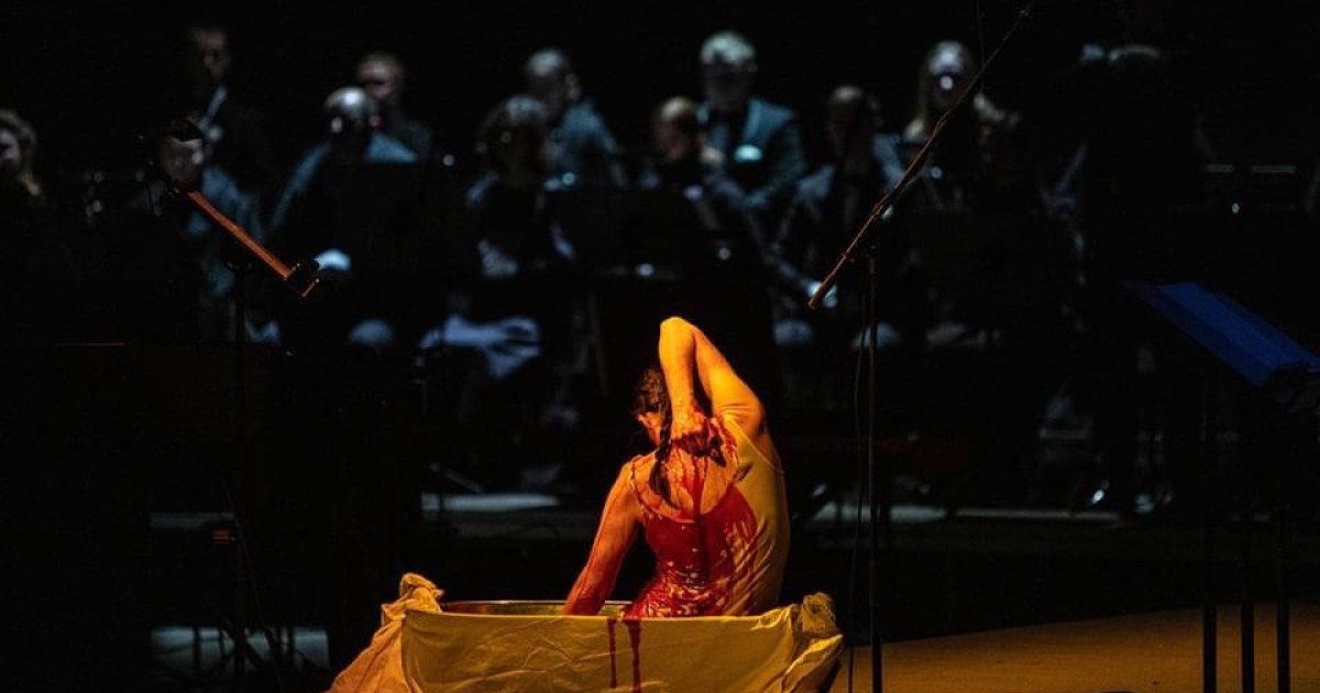 Dedicated to Baudelaire, a performative concert by Teodor Currentzis, Diaghilev Festival, Perm, 2021Chorepgraphy, dance: Anna GarafeevaPhoto: Nikita ChuntomovCourtesy of the artist