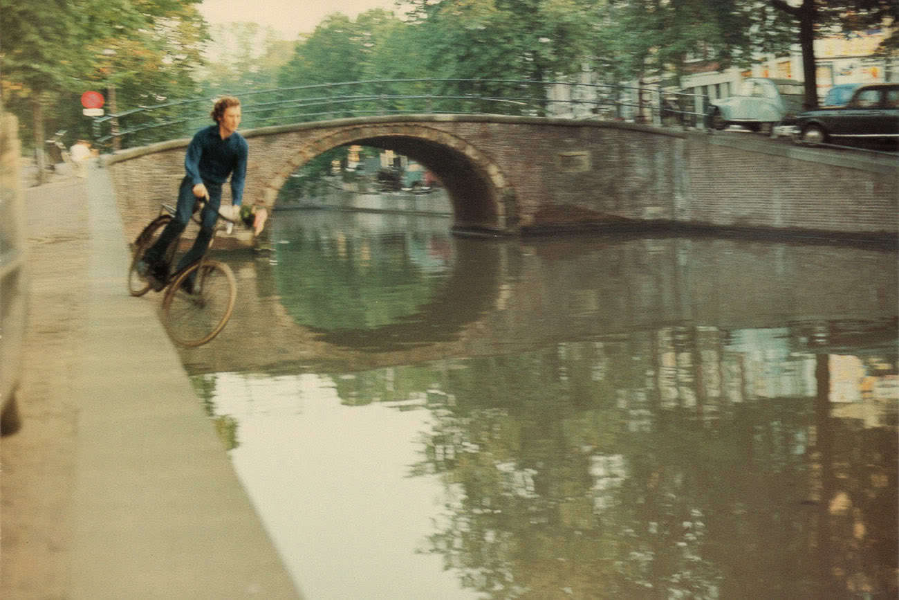 Bas Jan Ader. Fall 2, Amsterdam, 1970, 16mm film. Duration: 19&rdquo;