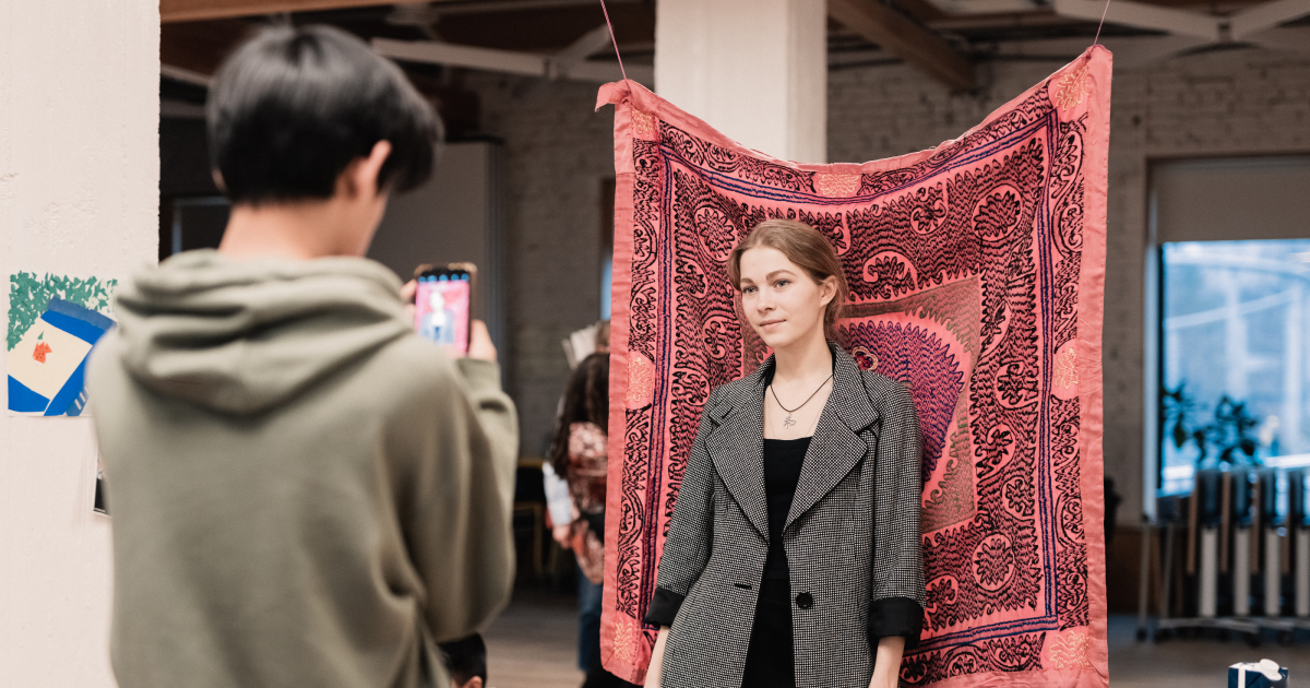 Уборщица в музее современного искусства. Музей гараж инклюзивная программа. Работа в музее без опыта работы. Ярославский музей-заповедник внутри. Музей пыли.