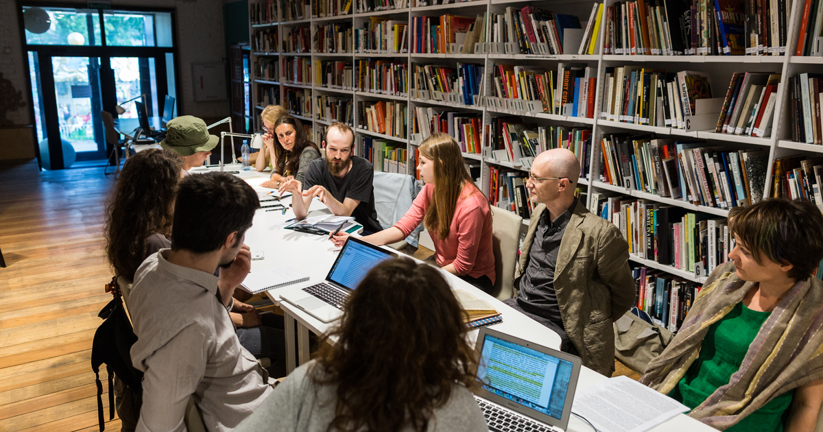 библиотека музея гараж