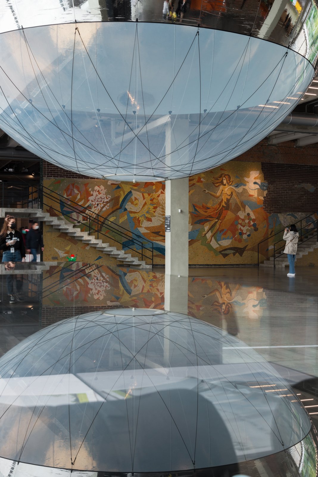 Tom&aacute;s Saraceno, Moving Atmospheres, installation view, Garage Museum of Contemporary Art,Moscow, 2020Photo: Alexey Narodizkiy&copy; Garage Museum of Contemporary Art