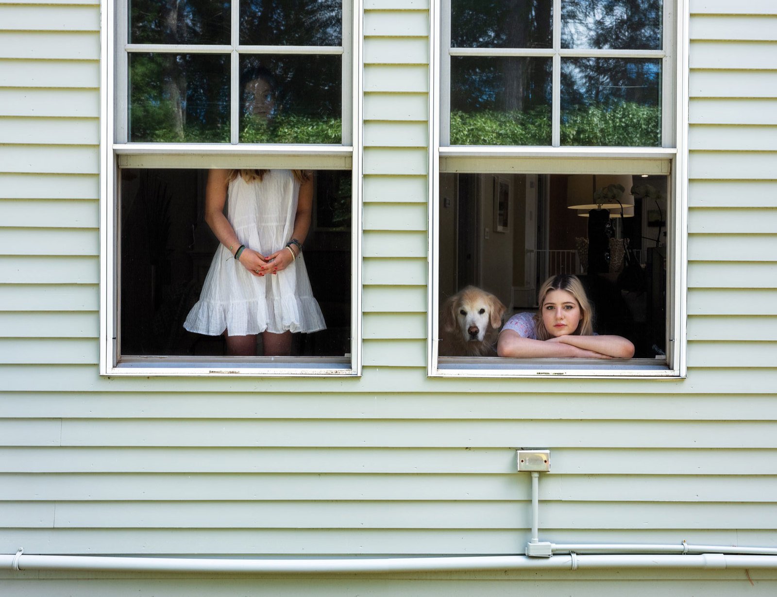 Rania Matar,&nbsp;Sydney, Nathalie and Sunny the Dog, Weston, Massachusetts, 2020