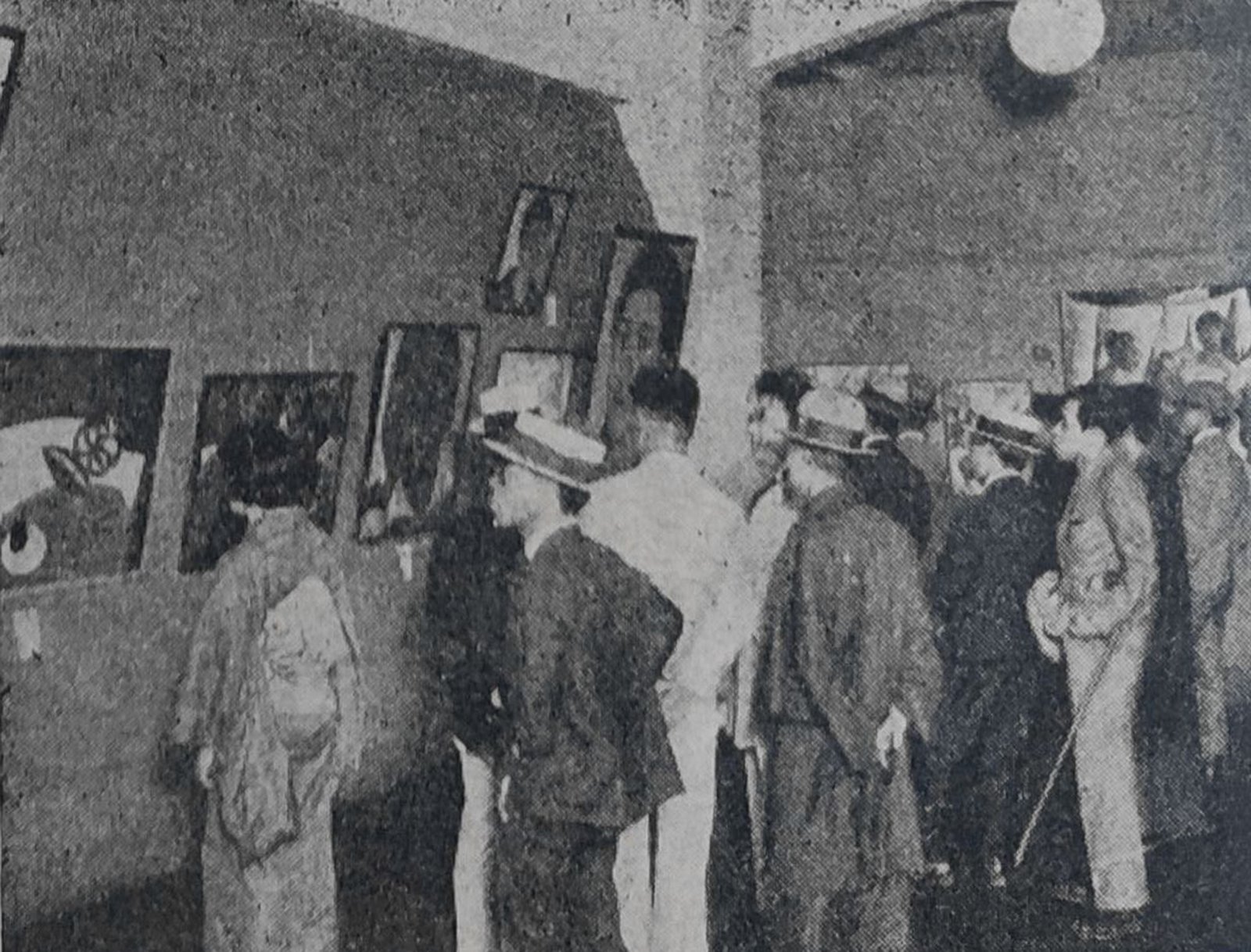 Eighth room of the exhibition of paintings by USSR artists in Osaka, 1927. Illustration from the newspaper Zhizn iskusstva, 34, 1927 Viktor Belozerov archive