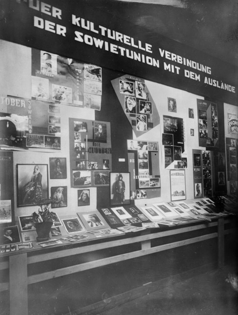 Soviet exhibits at&nbsp;a&nbsp;film exhibition in&nbsp;The Hague, 1928 Russian State Documentary Film and Photo Archive (RGAKFD)