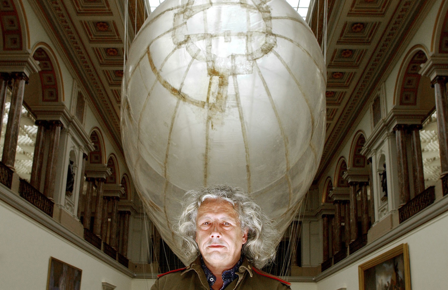 Панамаренко Aeromodeller. 1969–1971 Поливинилхлорид, синтетический каучук, шерсть, тростник, дерево, металл, двигатель, газовые баллоны. 27 x 6,2 x 6 x 3 м S.M.A.K., Гент, Германия