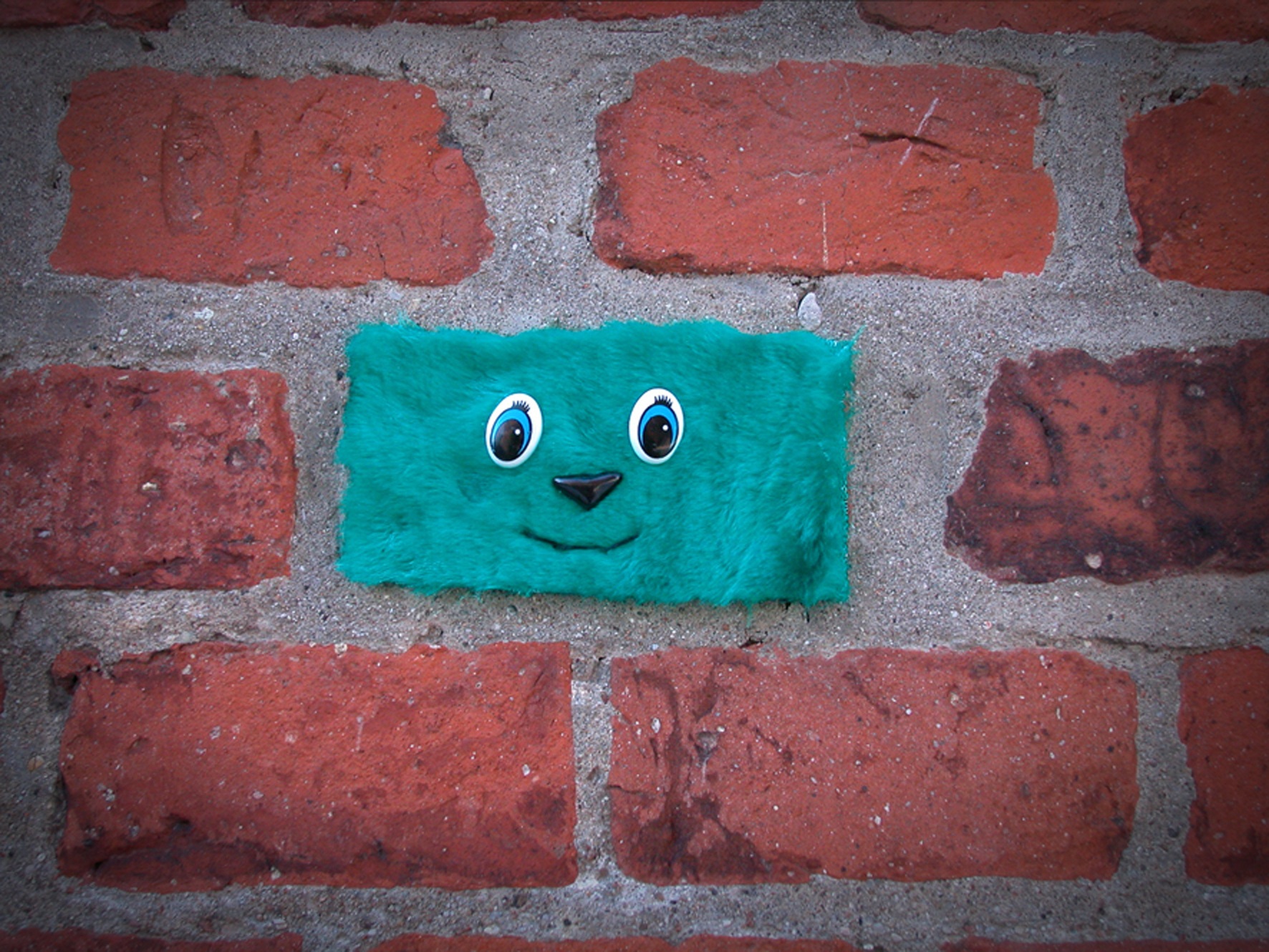 Ростан Тавасиев. Кирпичи Калининграда. 2005