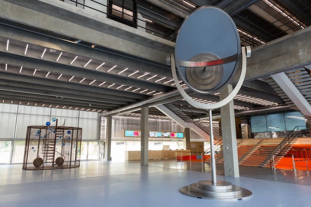 Louise Bourgeois. Structures of Existence: The Cells. Installation view, Garage Museum of Contemporary Art, 2015 &copy; Garage Museum of Contemporary Art