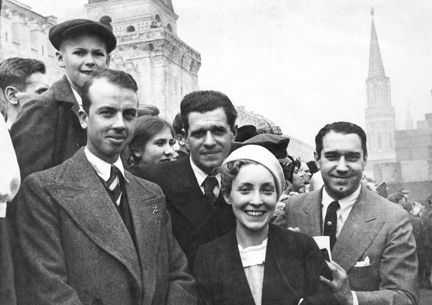 Луиз Буржуа с однокурсниками-искусствоведами во время второй поездки в Россию. Москва, 1934 год. Фото: © The Easton Foundation