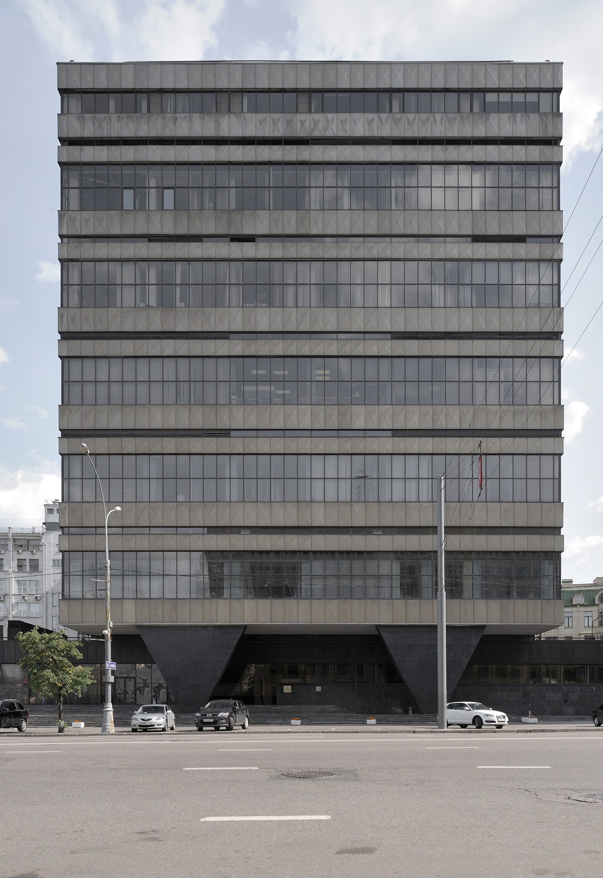 Главный вычислительный центр Госплана СССР на проспекте Сахарова. 1966–1974.  Фото: Юрий Пальмин.