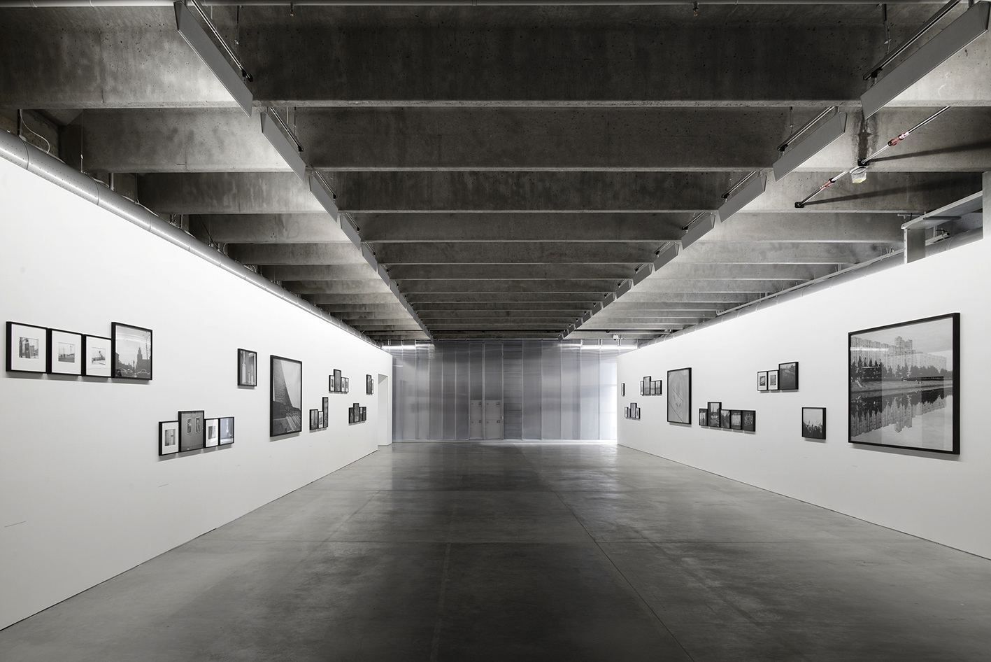 Выставка Мауро Рестиффа &laquo;Постсоветская Россия. 1995/2015&raquo;, Музей современного искусства &laquo;Гараж&raquo;, Москва, 2016&nbsp;Фото: Алексей Народицкий&copy; Музей современного искусства &laquo;Гараж&raquo;