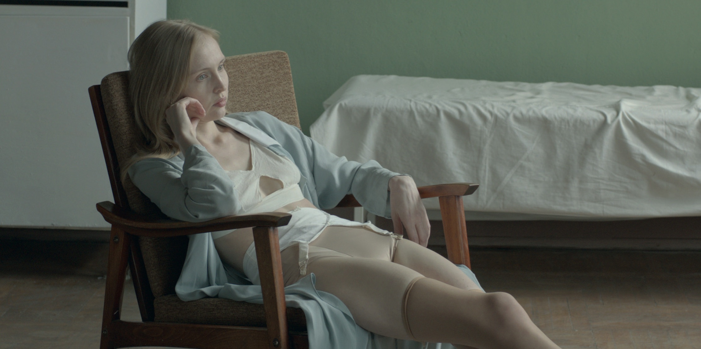 Полина Канис. Смена. 2016. Видео. Courtesy Artwin Gallery.