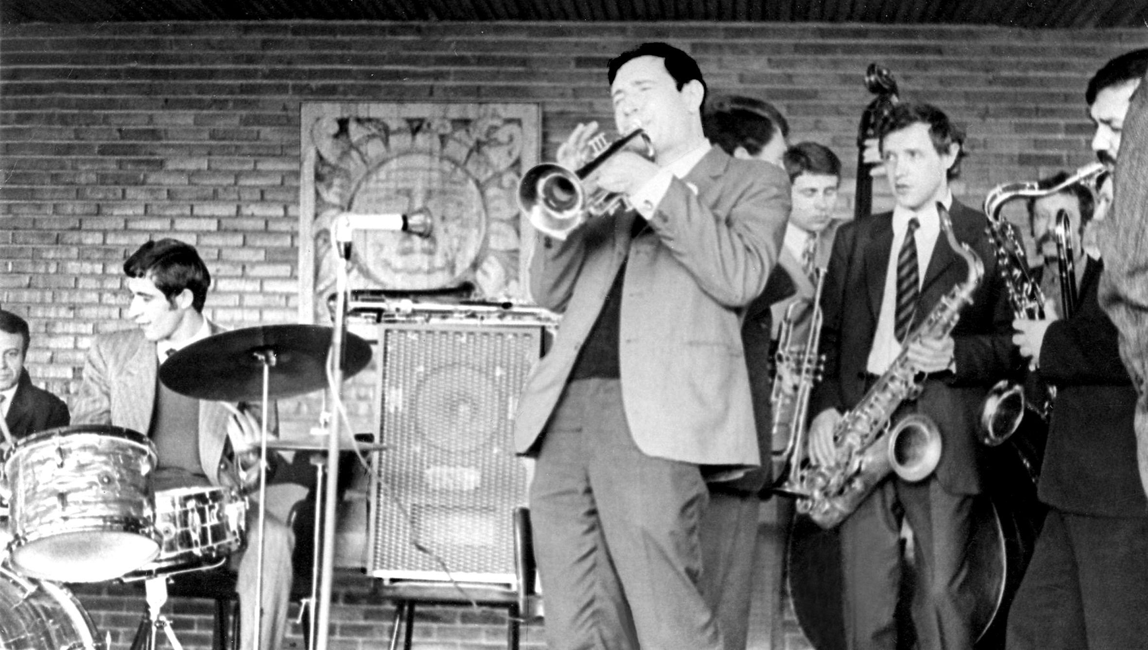 Кафе &laquo;Времена года&raquo;. 1972. М. Брандсбург, А. Товмасян, В. Пономарев, В. Антошин, В. Клейнот, В. Сермакашев. Предоставлено Владимиром Садковкиным