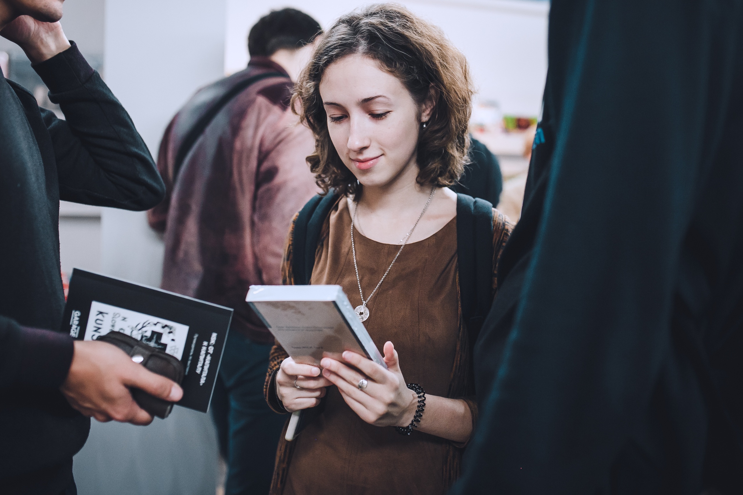 Первая ярмарка книг об искусстве Garage Art Book Fair, Музей современного искусства «Гараж», 2016Фото: Антон Доников© Музей современного искусства «Гараж»