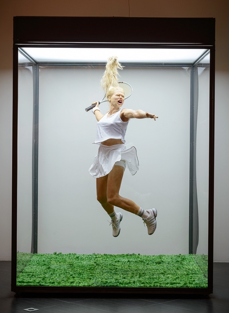 Олег Кулик. Теннисистка. Из серии «Музей природы». 2002. Собрание Екатерины и Владимира Семенихиных. Предоставлено Фондом культуры «Екатерина»