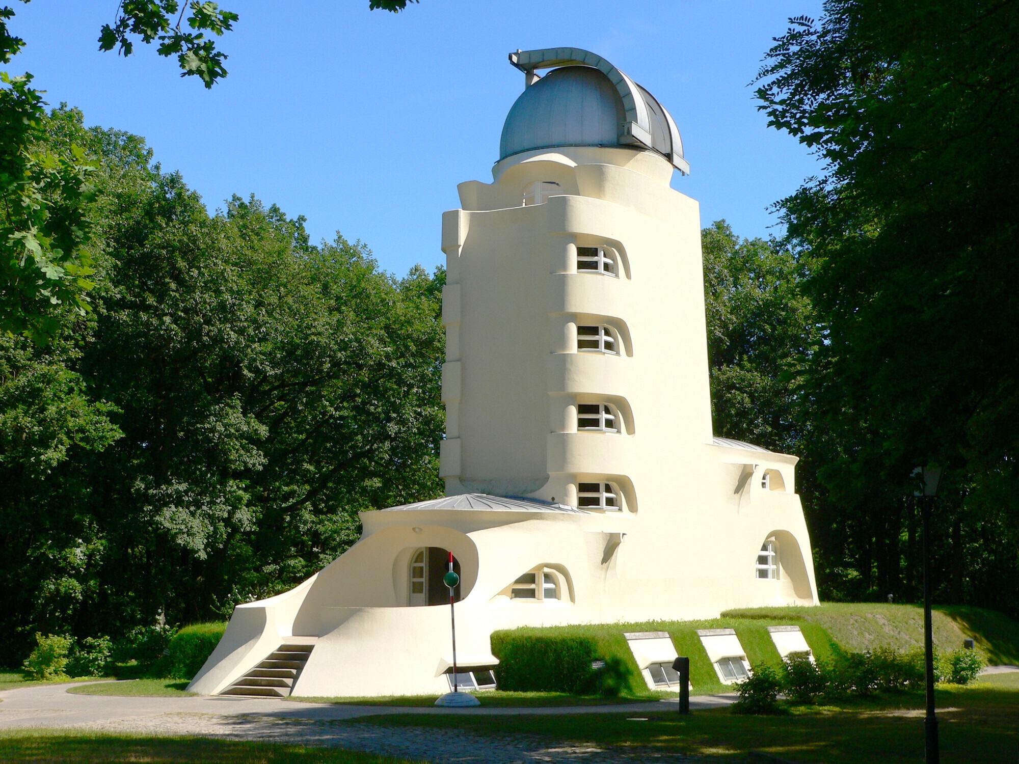 Astrophysical laboratory (The Einstein Tower), Potsdam, Germany. 1917–1924© Photo: R. Arlt