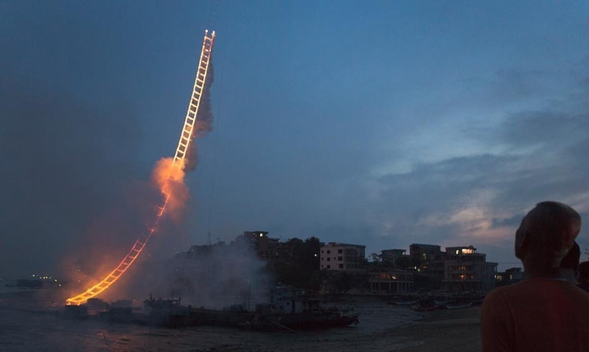 &laquo;Лестница в небо. Искусство Цай Гоцяна&raquo;Режиссер Кевин Макдональд, 76 мин.США, 2016Netflix