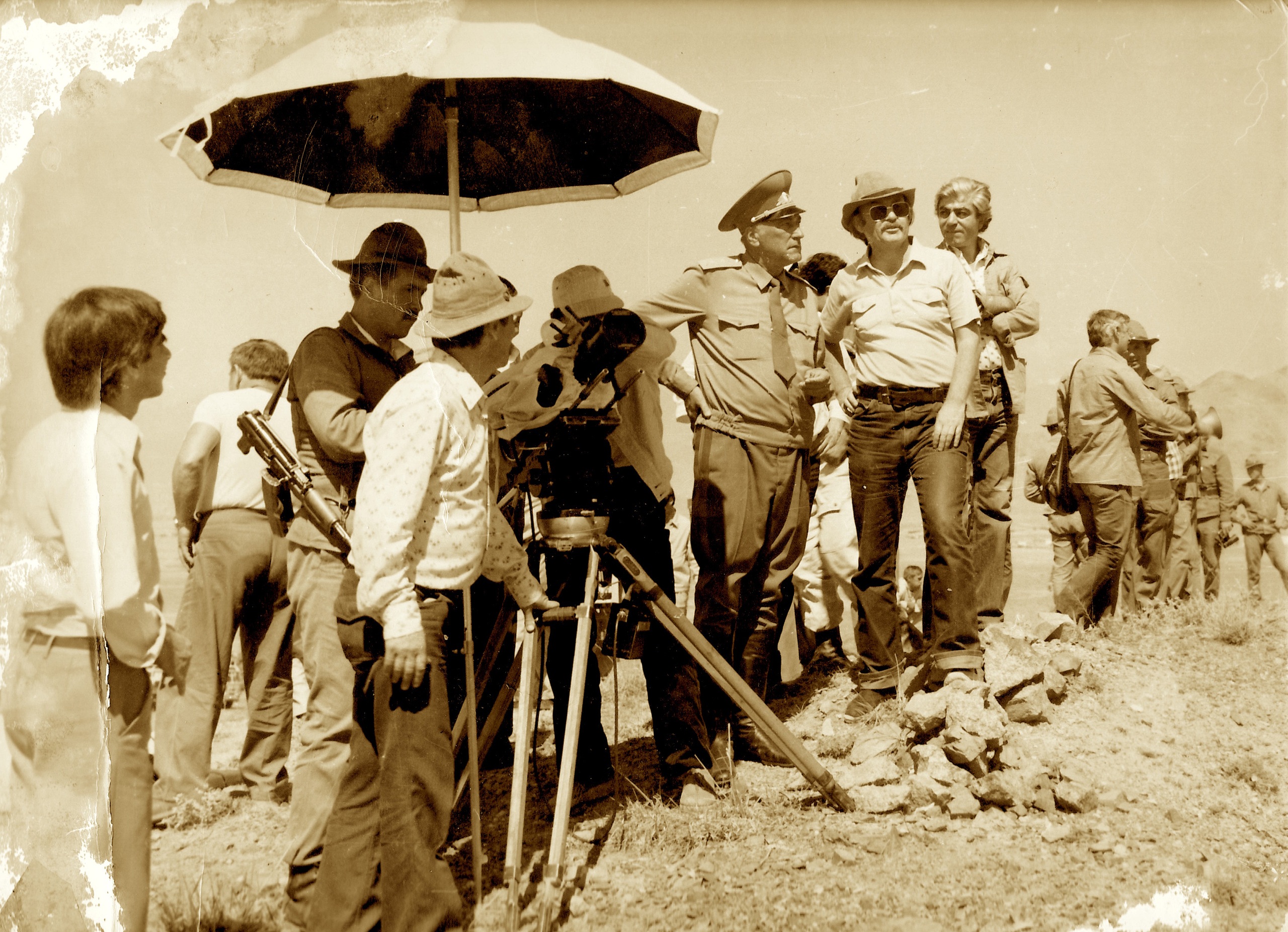 На съемках кинофильма &laquo;Жаркое лето в Кабуле&raquo;, 1982. Предоставлено Али Хамраевым