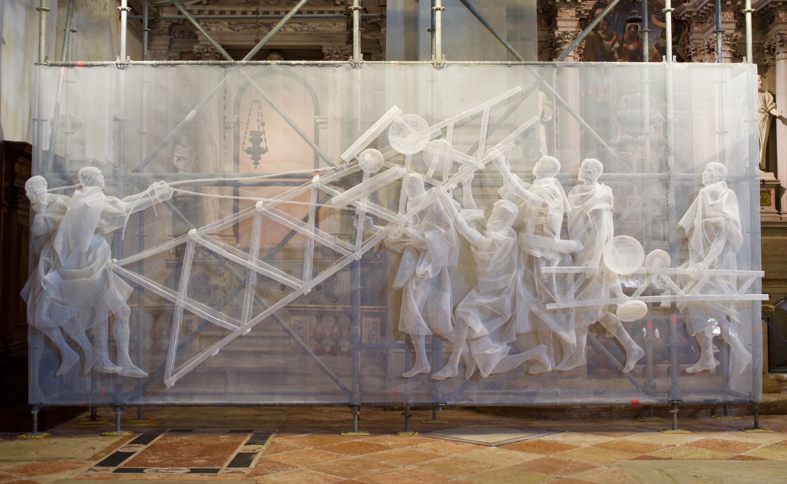 Recycle Group. Tower Raising 1. 2014. Пластиковая сеть. Фото: Андрей Лосев