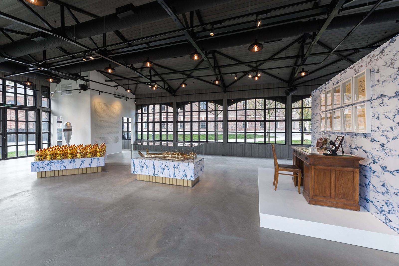 &copy; Арсений Жиляев. Циолковский. Вторые пришествия (фрагмент инсталляции), смешанная техника, 2016. Фото Новая Голландия, из коллекции Газпромбанка.