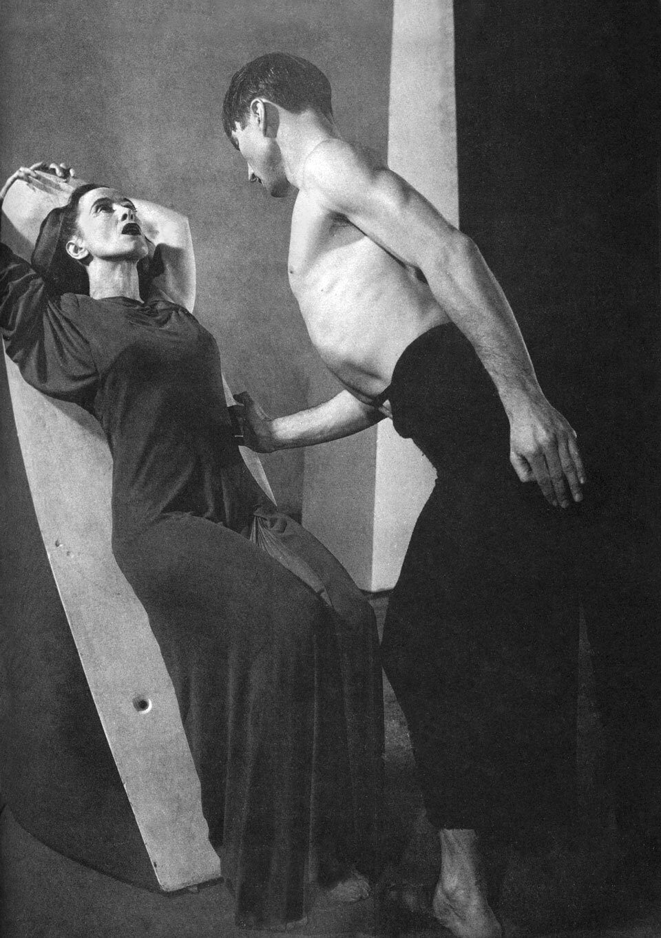“Dark Meadow” performed by Martha Graham and Erick Hawkins, January 23, 1946Photo by Arnold Eagle