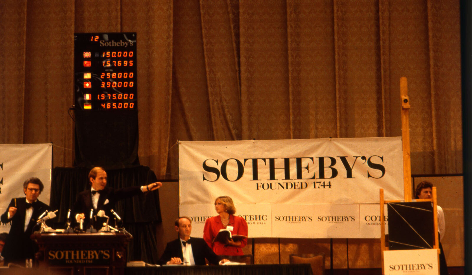 Sotheby&rsquo;s auction sale Russian Avant-Garde and Soviet Contemporary Art at Sovincentr, Moscow, July 7, 1988Photo: Sergei Borisov&copy; Sergei Borisov