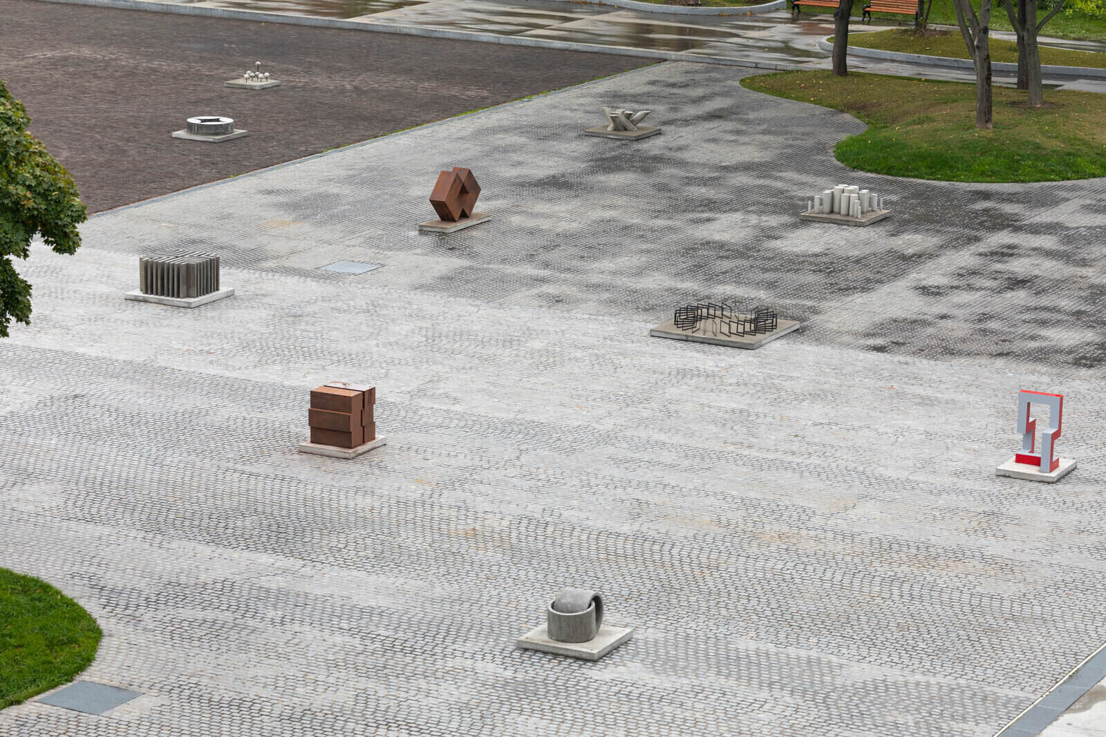 Damián Ortega, The Modern Garden, installation view, Garage Museum of Contemporary Art, Moscow, 2018Photo: Ivan Erofeev© Garage Museum of Contemporary Art