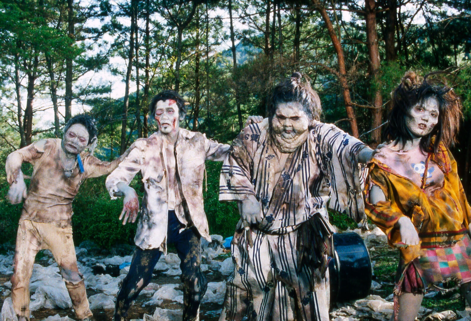 «Счастье семьи Катакури»Режиссер Такаси Миике. Япония, 2001. 113 мин.