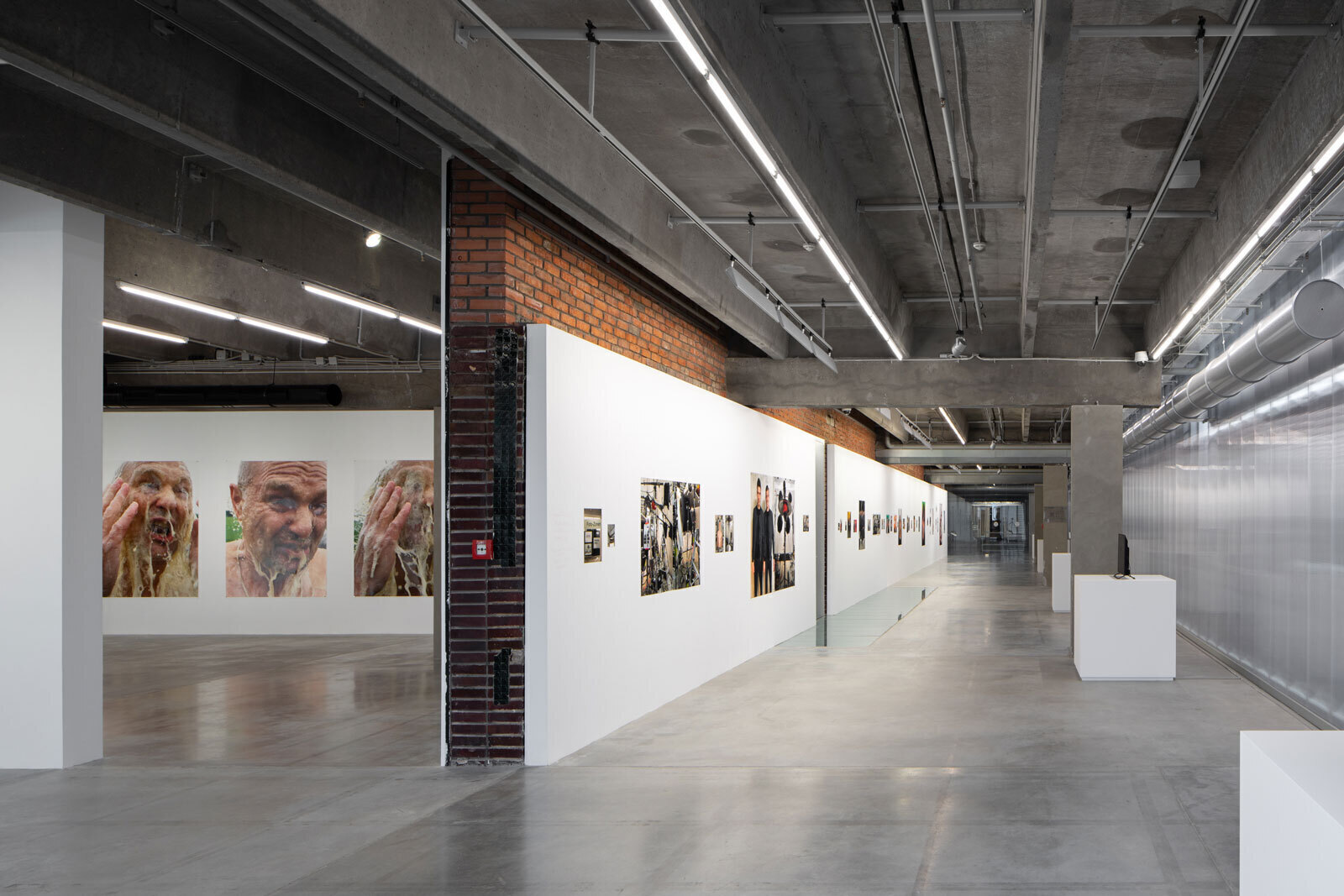 Juergen Teller&rsquo;s&nbsp;Zittern&nbsp;auf&nbsp;dem&nbsp;Sofa&nbsp;exhibition at Garage Museum of Contemporary Art. Moscow, 2018Photo: Ivan Erofeev&copy; Garage Museum of Contemporary Art