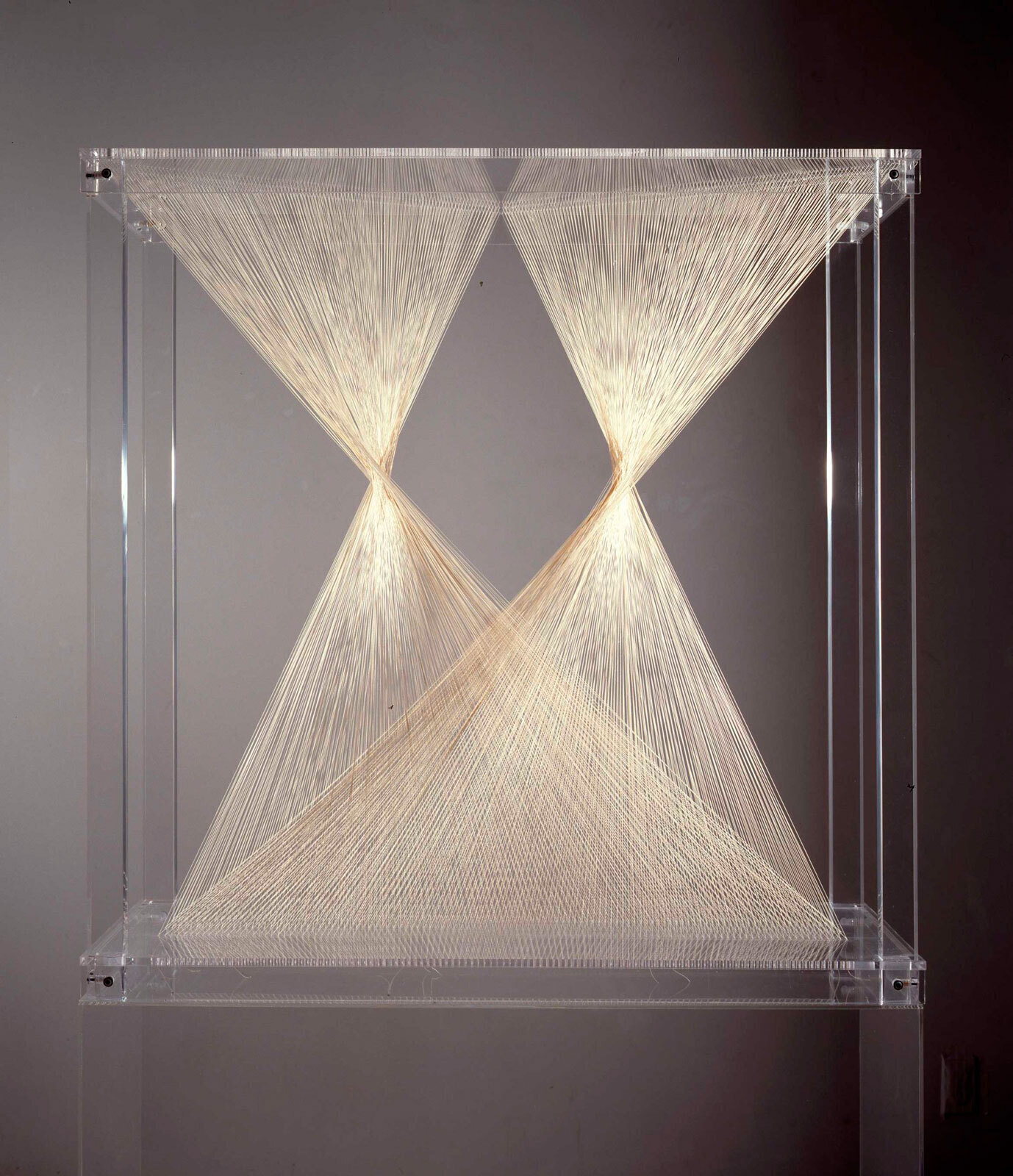 Ленор Тони. Drawing in Air XVII. 1998&copy; Lenore G. Tawney Foundation