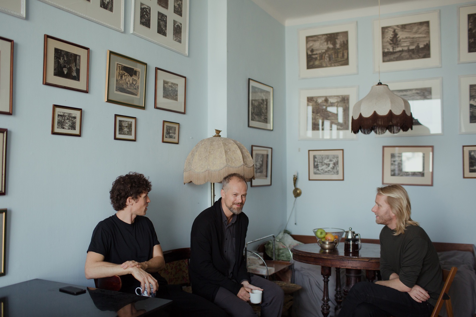 WoolooHuman Hotel&nbsp;participant Ivan in his studio in Moscow, 2019&nbsp;Social sculpture documentation&nbsp;Photo: Denis Sinyakov&nbsp;&copy; Garage Museum of Contemporary Art