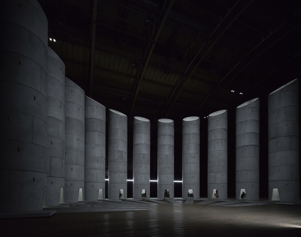 Тарин Саймон. Оккупация потери. Инсталляция и перфоманс-исследование для Park Avenue Armory, Нью-Йорк. 2016