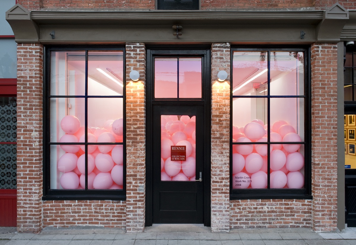 Мартин Крид. Работа № 329. Половина воздуха в данном пространстве. 2004. Собрание Rennie. Фото: Майкл Летт