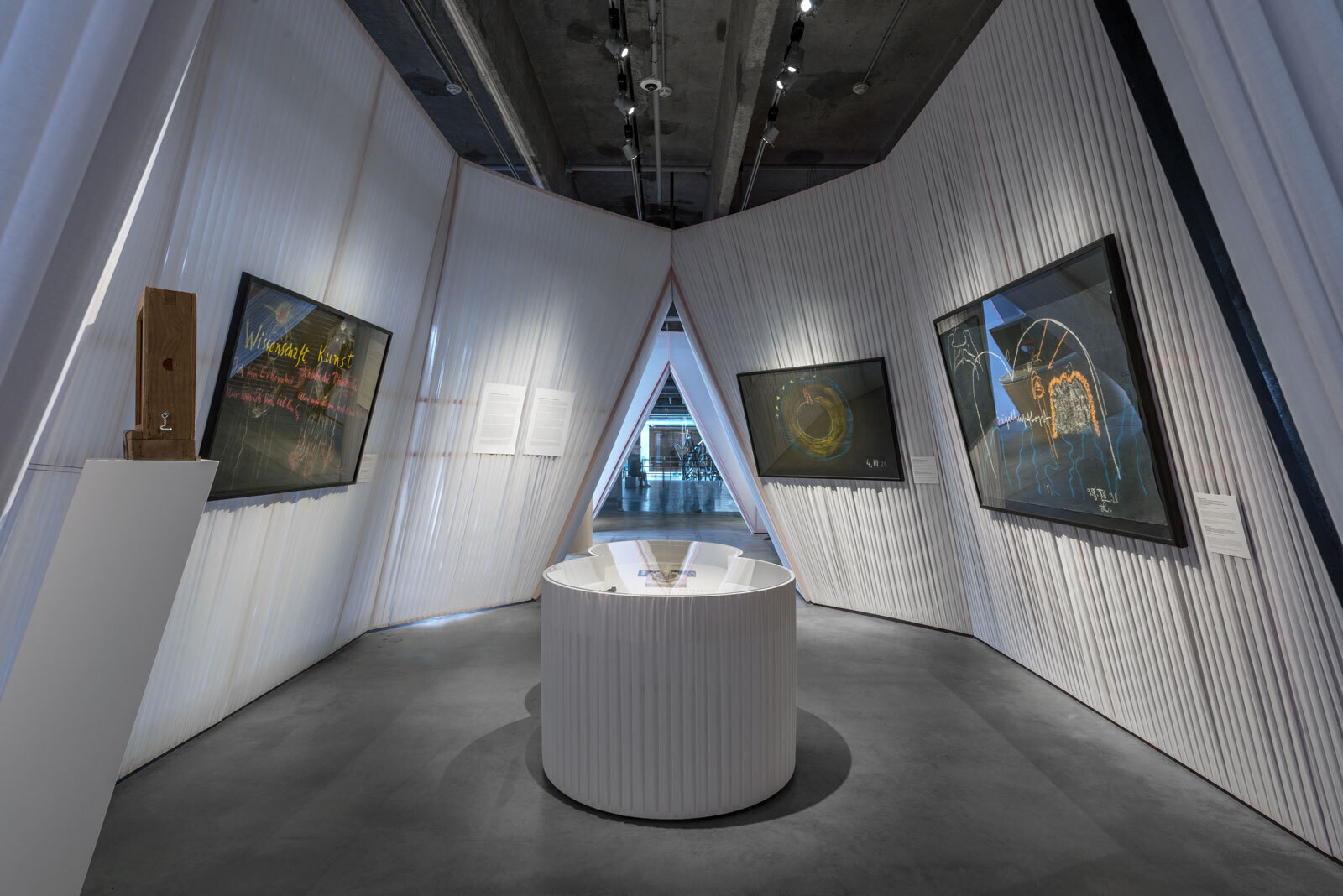 Проект &laquo;&ldquo;Мы храним наши белые сны&rdquo;. Другой Восток и сверхчувственное познание в русском искусстве. 1905&ndash;1969&raquo; в Музее современного искусства &laquo;Гараж&raquo;. Москва, 2020Фото: Алексей Народицкий&copy; Музей современного искусства &laquo;Гараж&raquo;