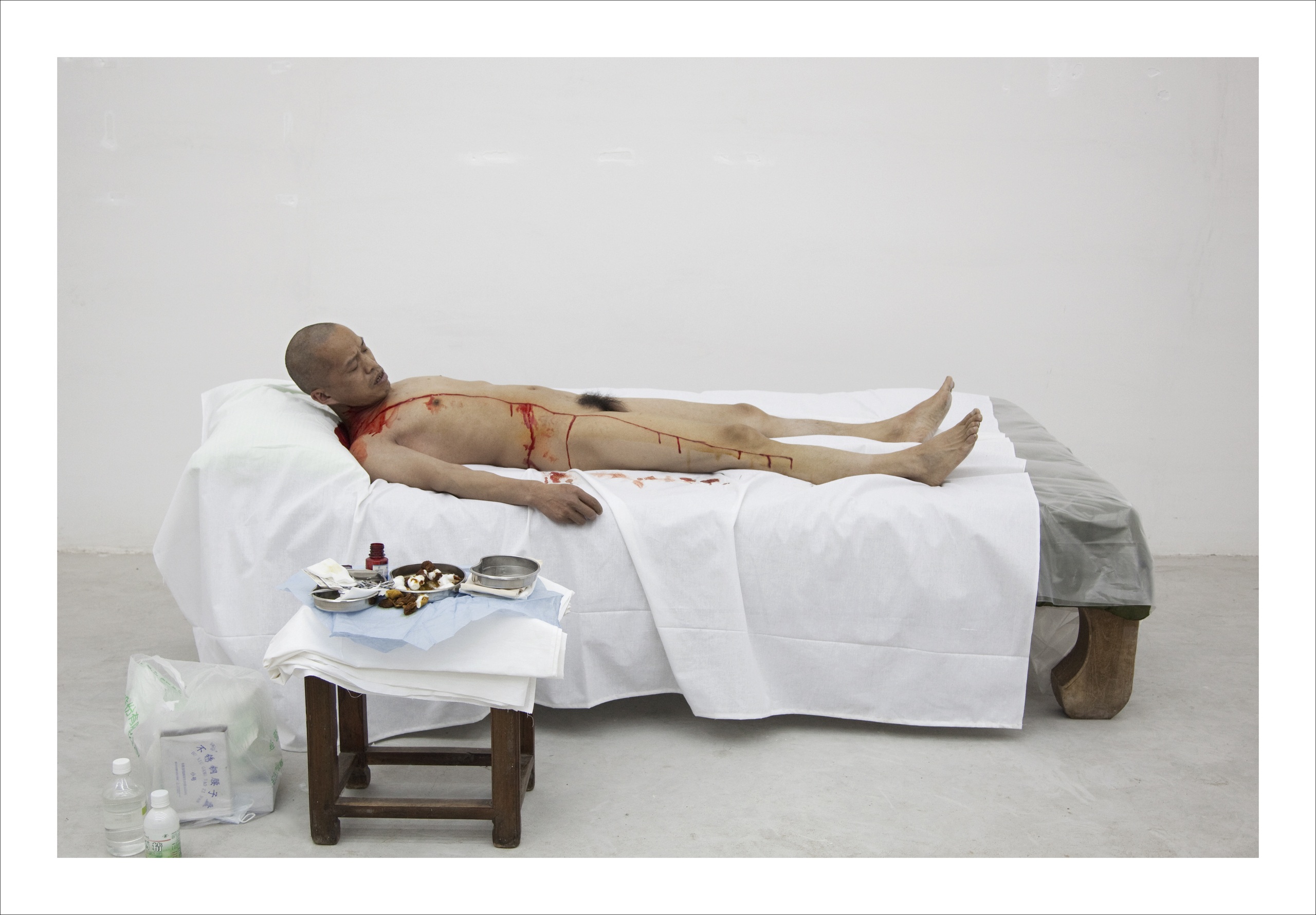 Хэ Юньчан Один метр демократии. 2010Предоставлено художником