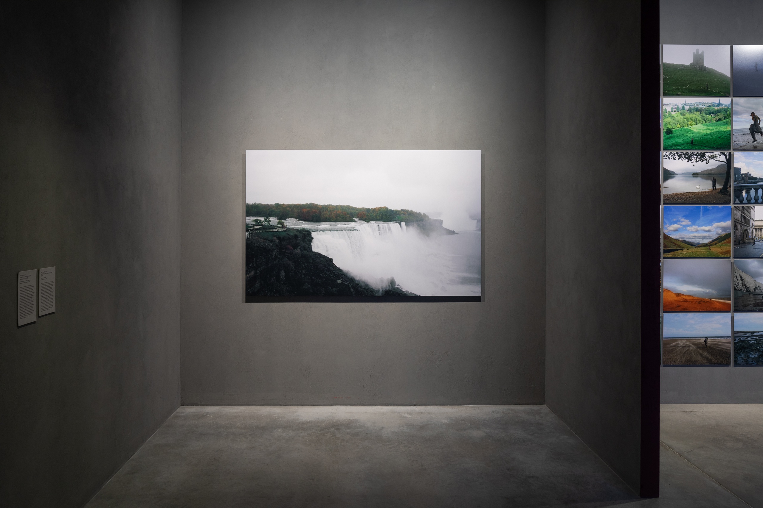 Вид экспозиции выставки «Служба времени. О природе длительности, преодоления и аффекта». Музей современного искусства «Гараж», Москва. 2021Фото: Иван Ерофеев© Музей современного искусства «Гараж»