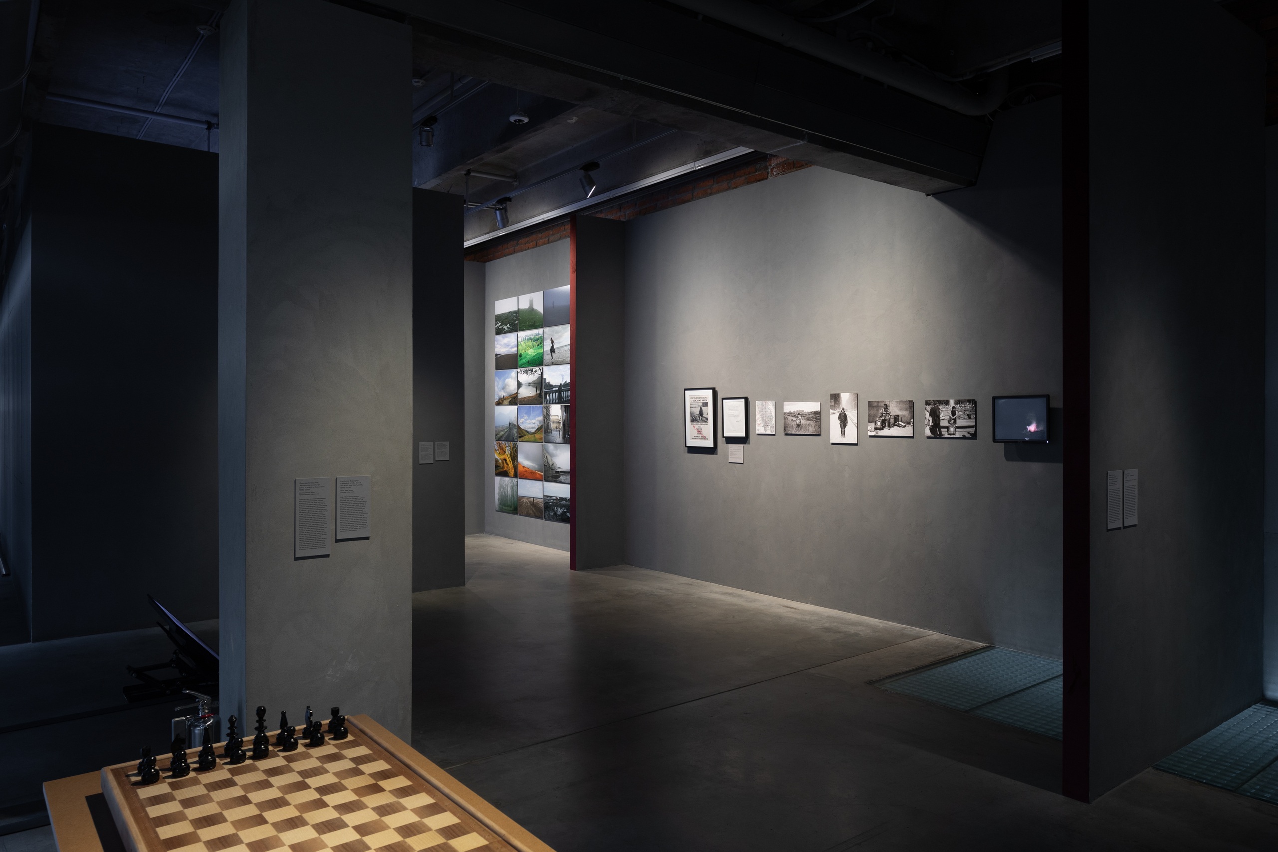 Вид экспозиции выставки «Служба времени. О природе длительности, преодоления и аффекта». Музей современного искусства «Гараж», Москва. 2021Фото: Иван Ерофеев© Музей современного искусства «Гараж»