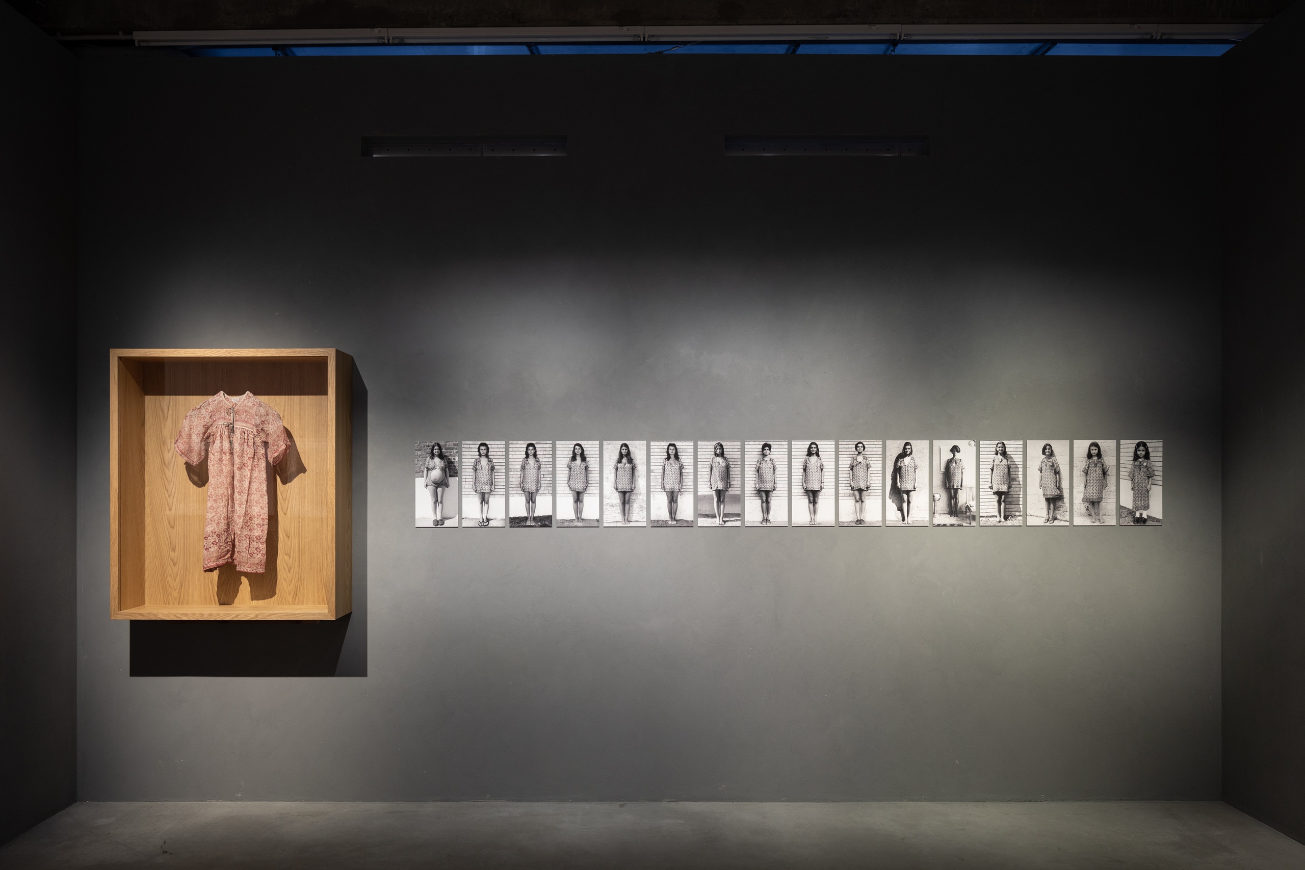 Вид экспозиции выставки «Служба времени. О природе длительности, преодоления и аффекта». Музей современного искусства «Гараж», Москва. 2021Фото: Иван Ерофеев© Музей современного искусства «Гараж»