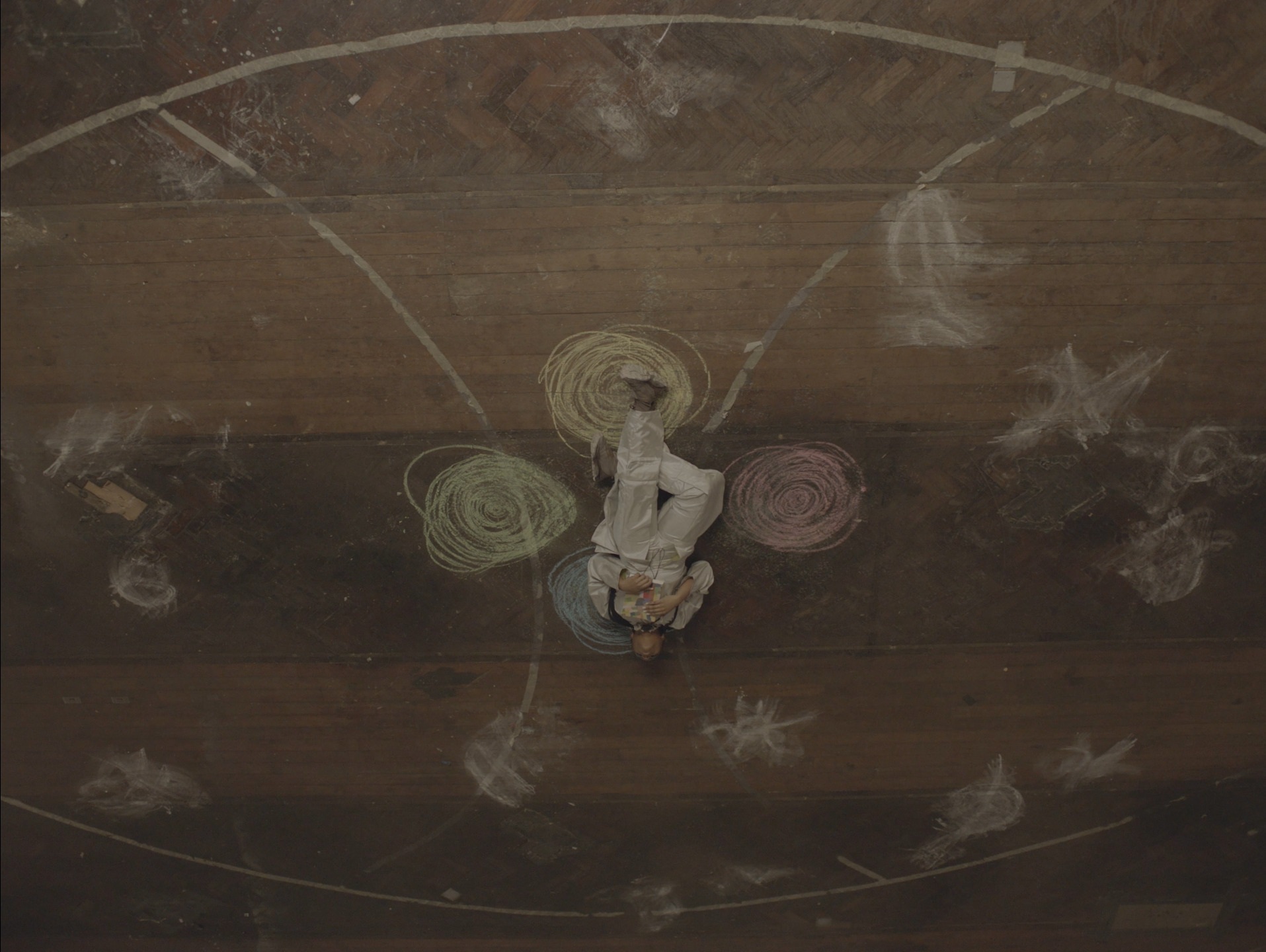 София аль-МарияПесня чудовищного типа. 2019Одноканальное HD-видео. 38 мин. 3 сек.Предоставлено художницей, Anna Lena Films, Париж, и Project Native Informant, Лондон