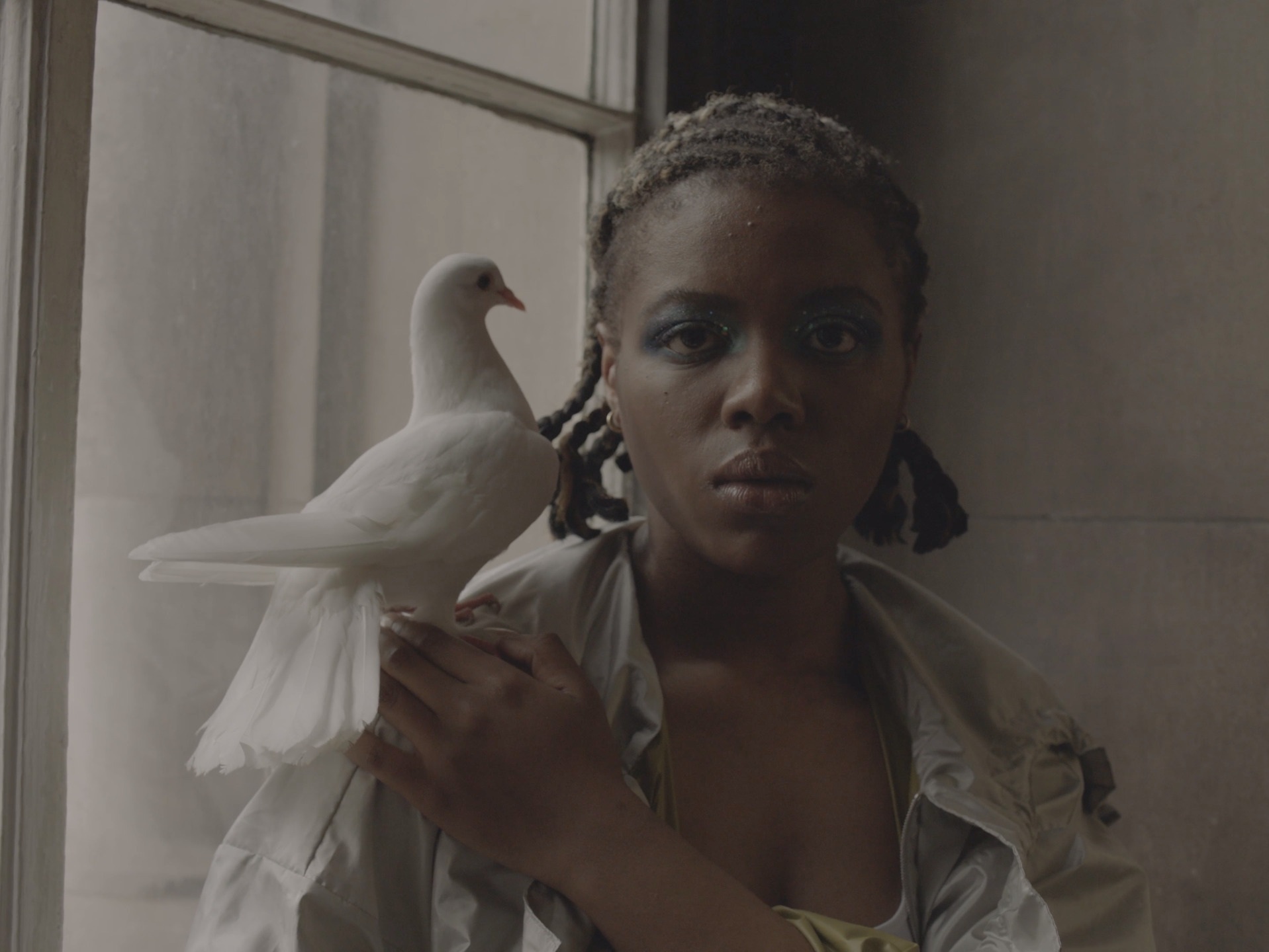 София аль-МарияПесня чудовищного типа. 2019Одноканальное HD-видео. 38 мин. 3 сек.Предоставлено художницей, Anna Lena Films, Париж, и Project Native Informant, Лондон