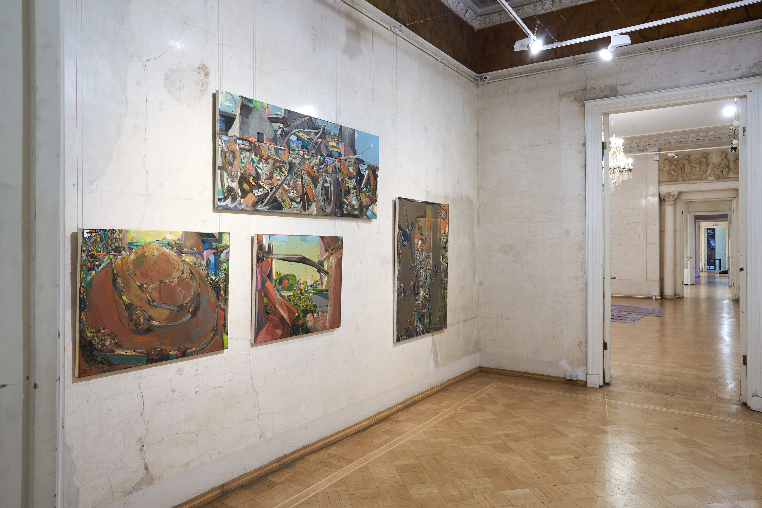 Вид экспозиции выставки &laquo;Пятая волна&raquo; в Государственном музее архитектуры им. А. В. Щусева, Москва. 2021Фото: Егор Слизяк&nbsp;&copy; Музей современного искусства &laquo;Гараж&raquo;