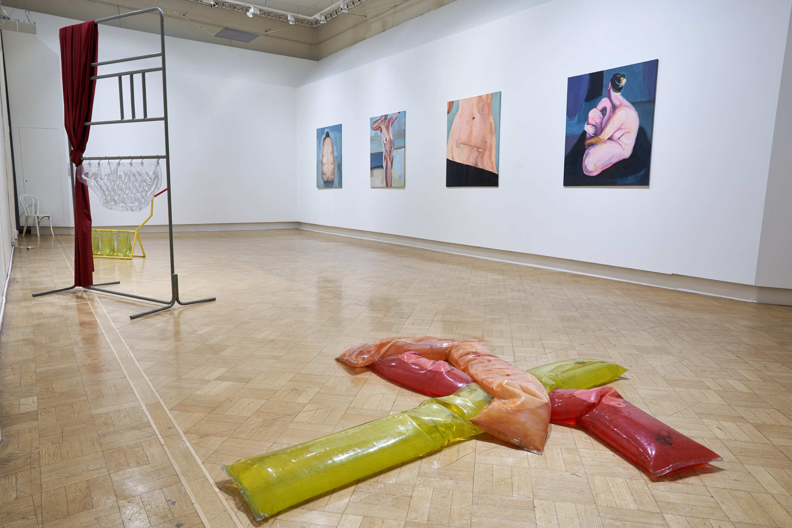 Вид экспозиции выставки &laquo;Пятая волна&raquo; в Государственном музее архитектуры им. А. В. Щусева, Москва. 2021Фото: Егор Слизяк&nbsp;&copy; Музей современного искусства &laquo;Гараж&raquo;