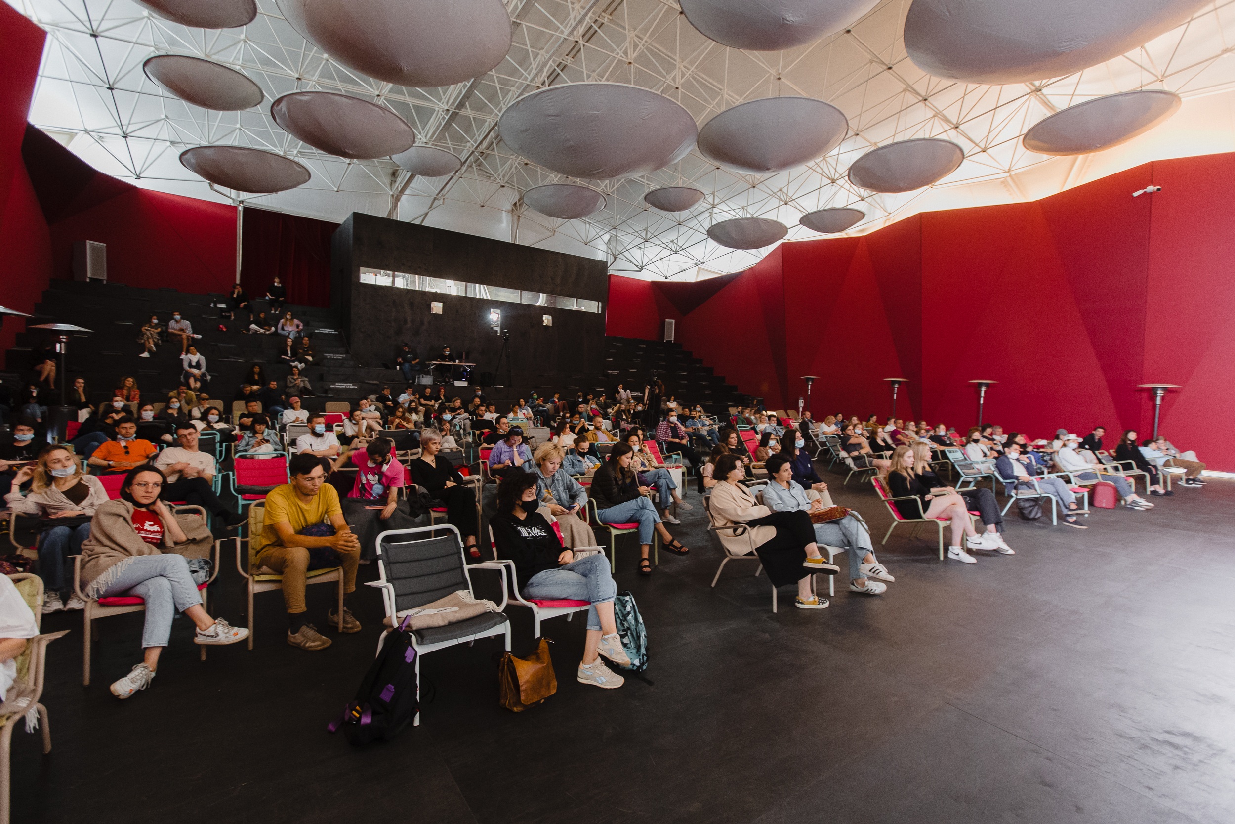 Презентация нового номера журнала «Искусство кино» 2021 Фото: Евгений Гребенников © Музей современного искусства «Гараж»