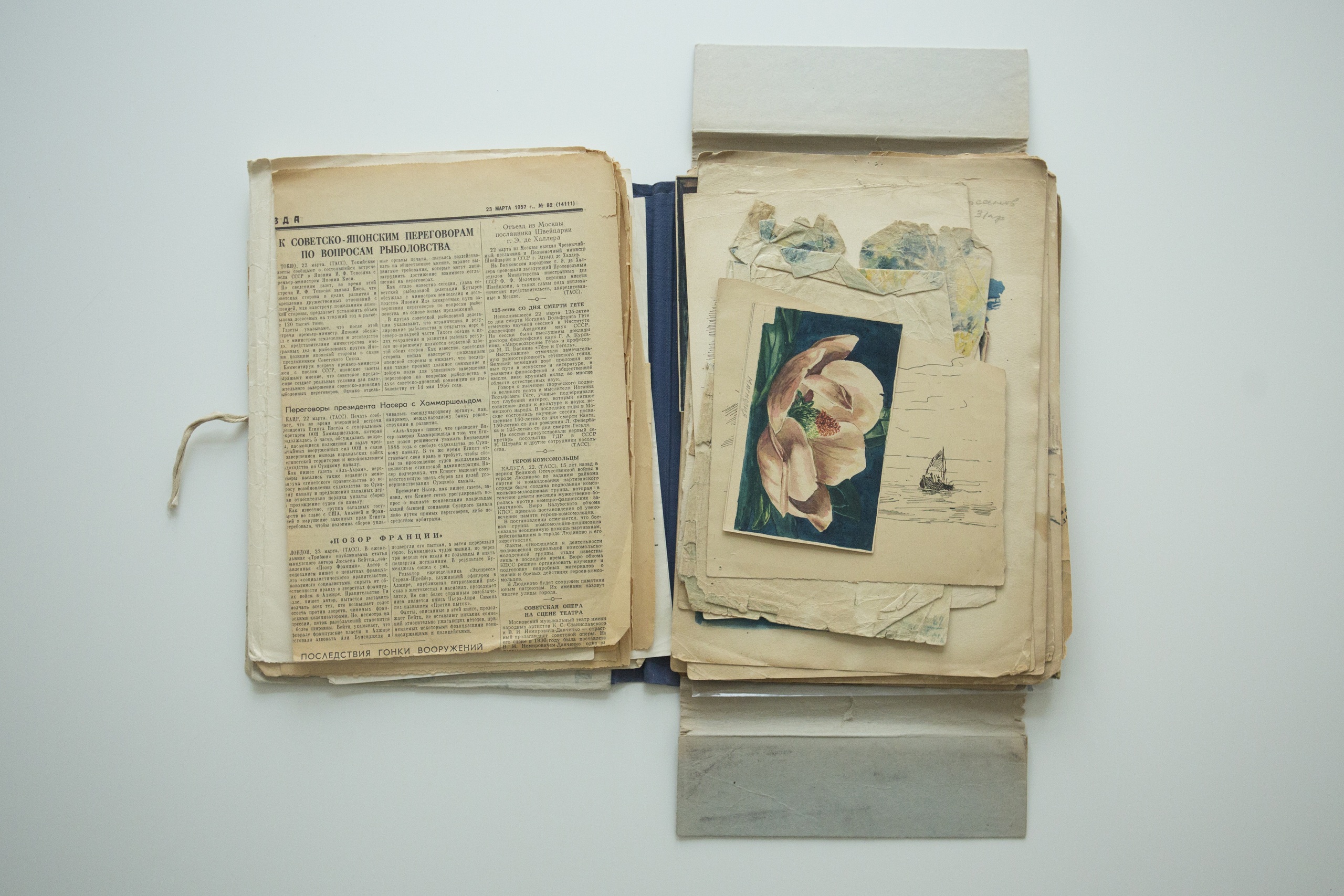 Фрагмент найденного архива. 1914&ndash;1977Фото: Зарина КодзаеваПредоставлено художницей