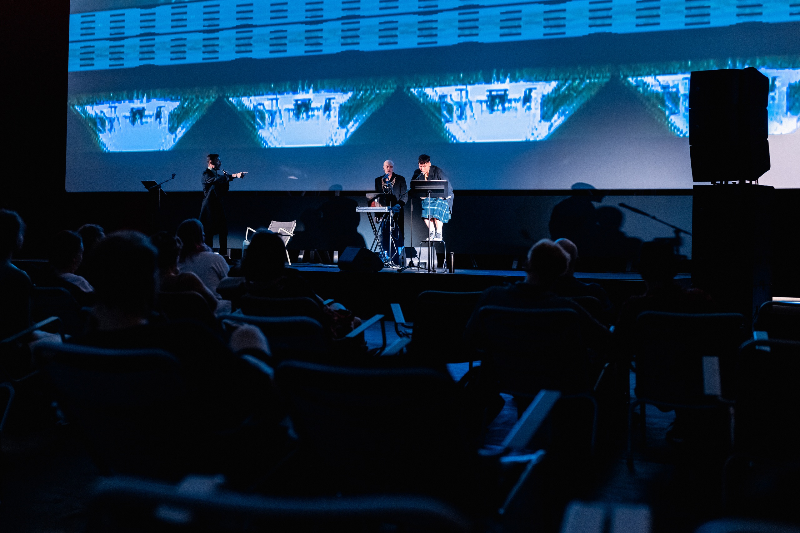 Концерт кооператива «Техно-Поэзия»Фото: Антон Доников©Музей современного искусства «Гараж»