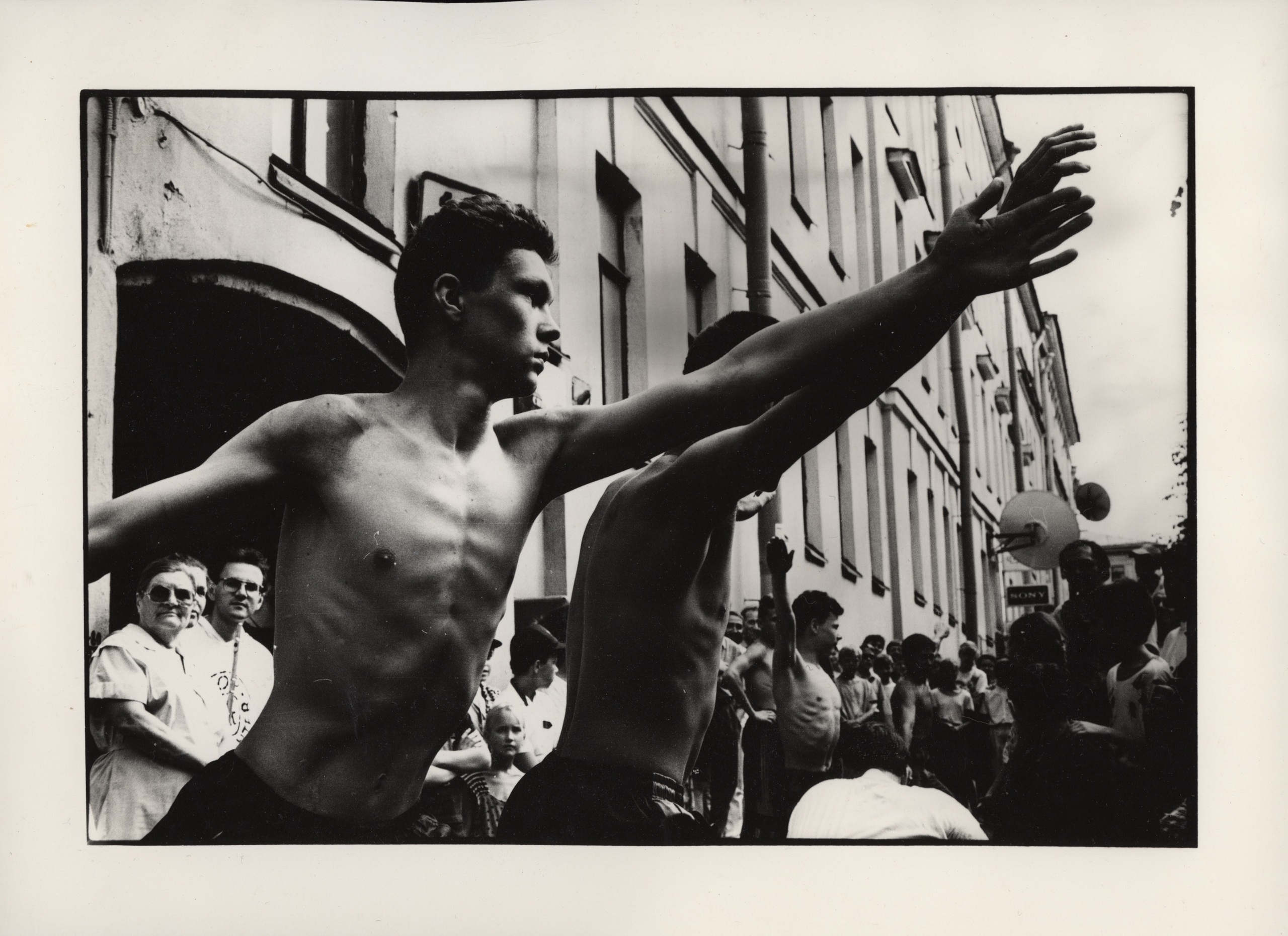 Первый Хармс-фестиваль. 1995. Фото: Александр Ляшко. Архив Музея современного искусства «Гараж», фонд галереи Navicula Artis