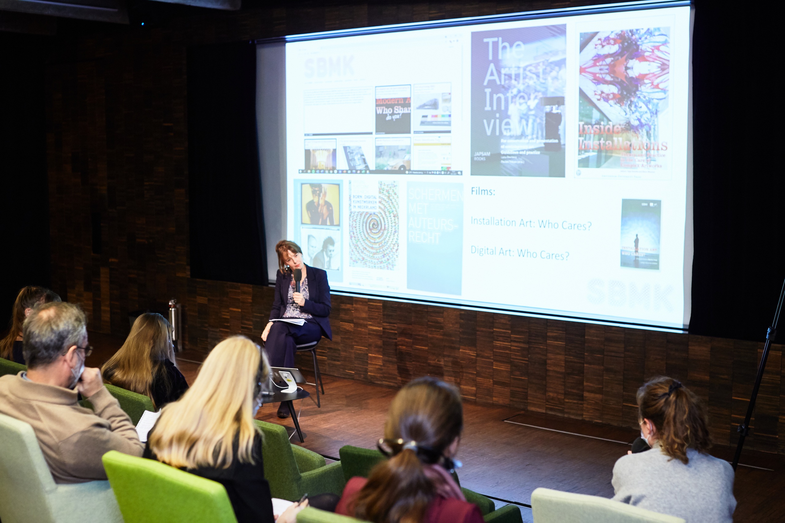 Воркшоп по идентификации пластиков в современном искусстве  Октябрь 2021  Фото: Мария Дюповкина&copy; Музей современного искусства &laquo;Гараж&raquo;