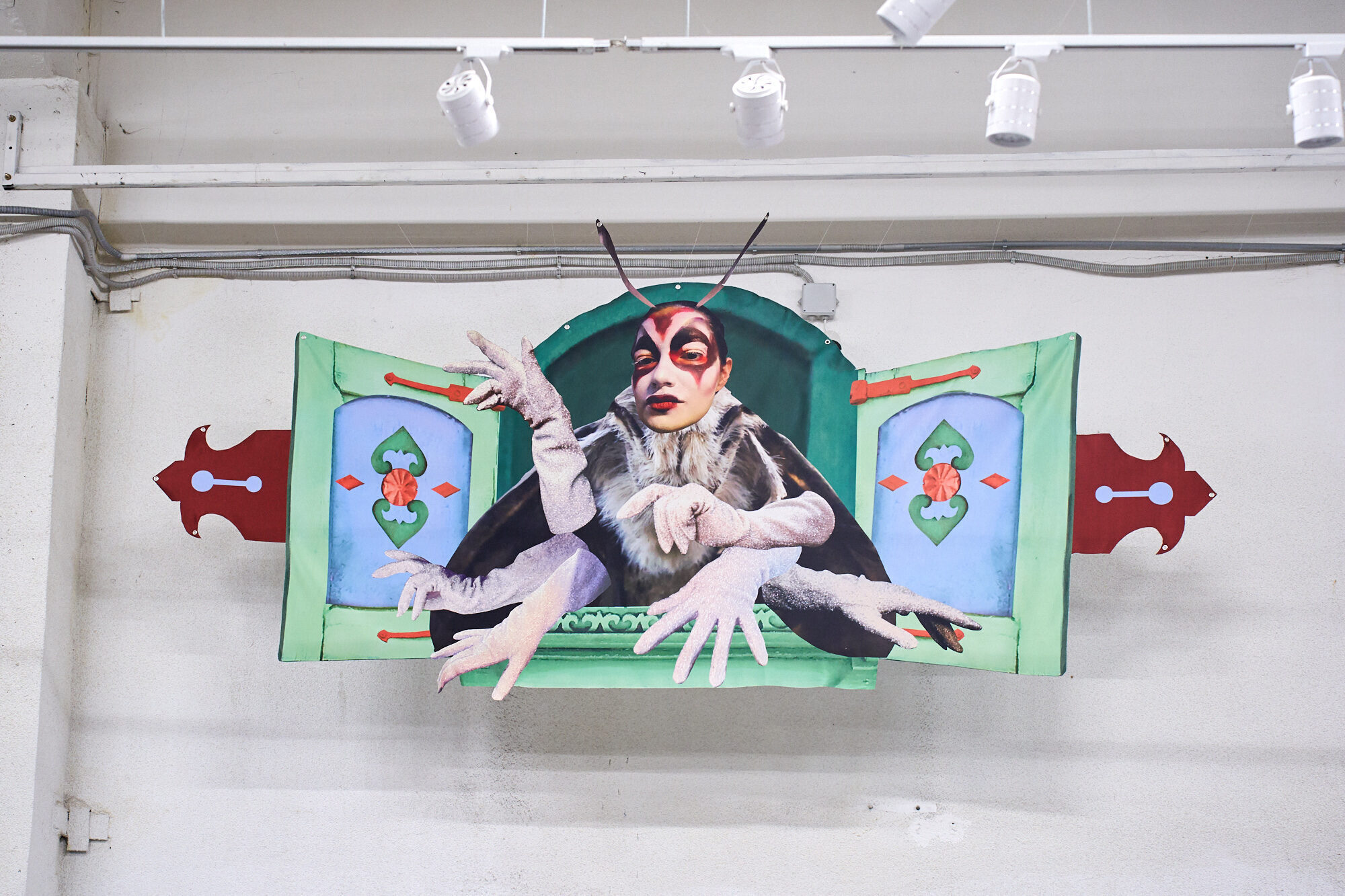 Алина Кугуш. Clothes Moth. 2023. Печать на&nbsp;ткани. Фото: Егор Слизяк. &copy; Кластер &laquo;Октава&raquo;, Тула