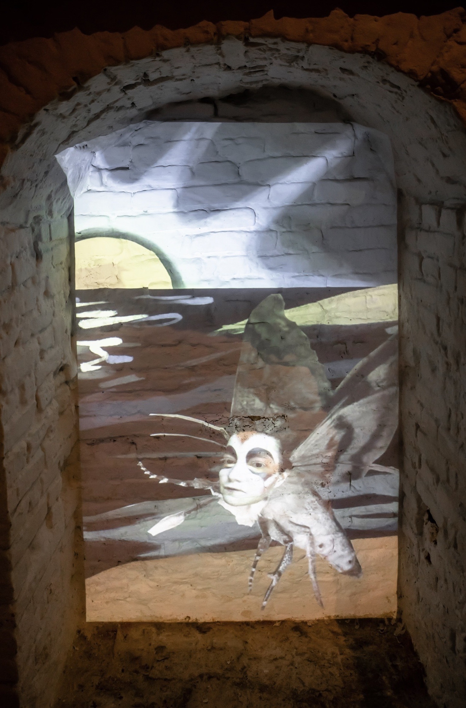 Алина Кугуш. Fly Round. 2021. Инсталляция. Фото: Ксения Сытина. Предоставлено Фондом &laquo;ПРО АРТЕ&raquo;, Санкт-Петербург