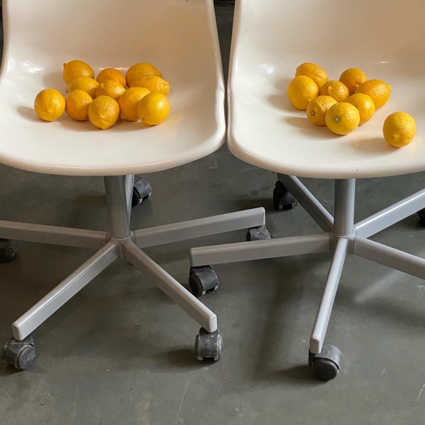 Юля Левин. Поддерживающий ужин в Мастерских Музея «Гараж». 2022. Перформанс. Предоставлено художницей