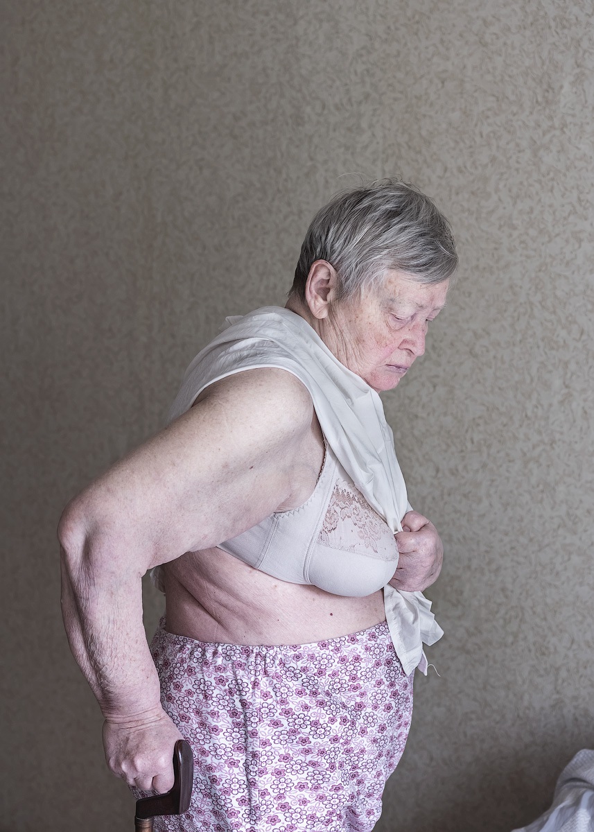 Locker Room 01  Елена Аносова. Раздевалка. 2021. Архивная пигментная печать. Предоставлено художницей